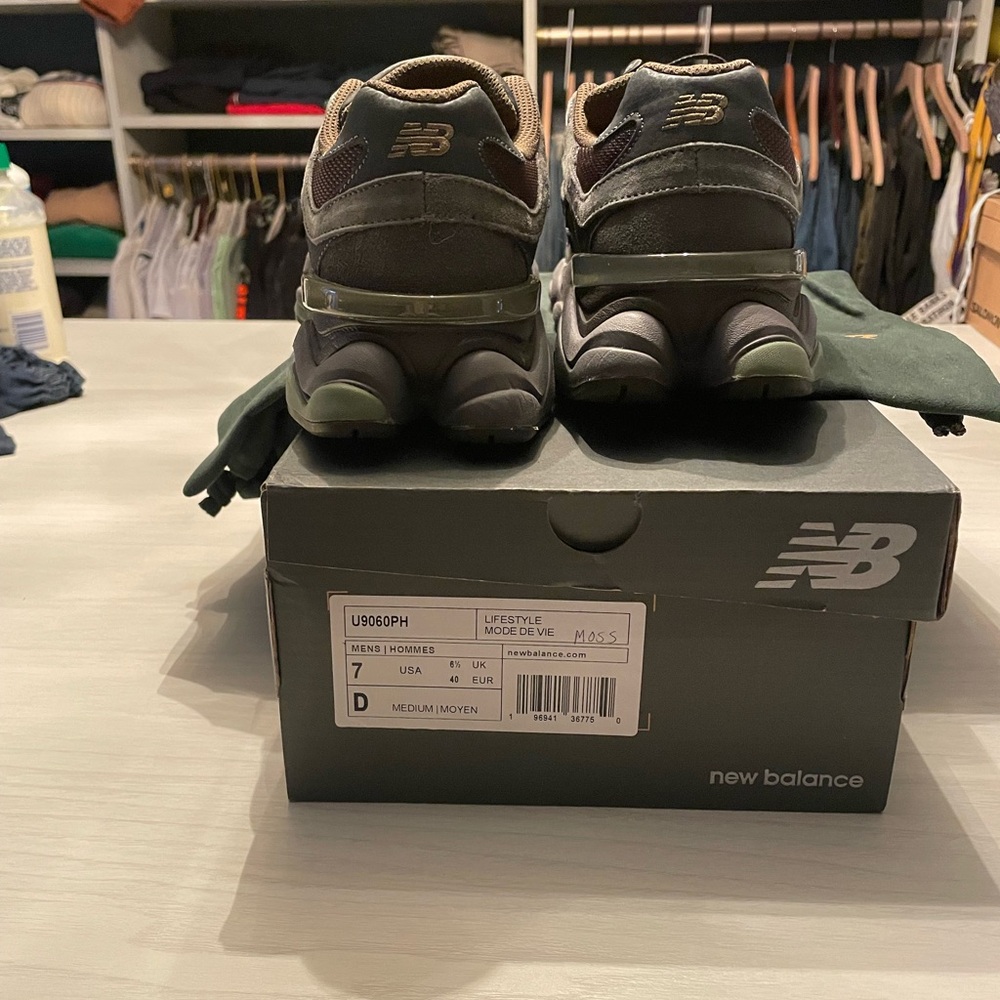 New Balance Men’s 9060 Dark Moss Sneakers - Picture 15 of 16